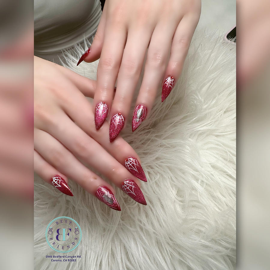 Minimalist nail design